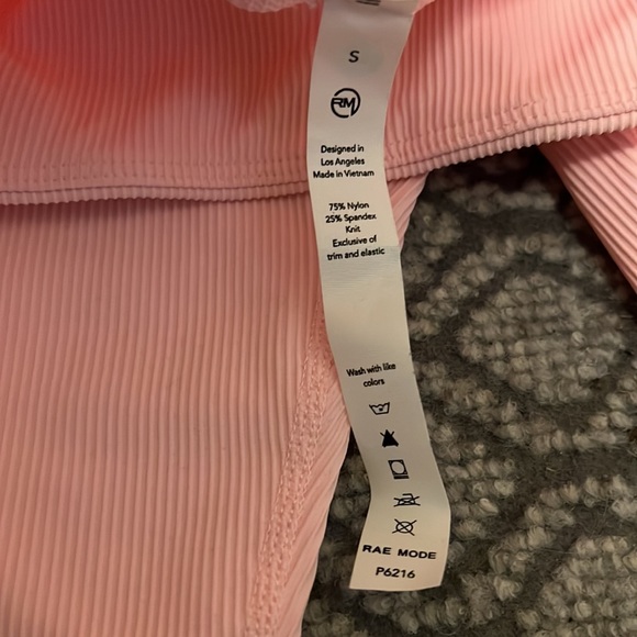 Women's Pink Shorts‎ - Picture 8 of 10